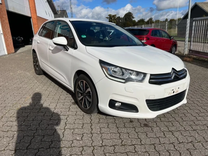 Citroen C4 1.6HDI Selection 99кс Full Service - 4900 € / 9583.57 лв. - 20793885 1 | Car24.bg Citroen C4 1.6HDI Selection 99кс Full Service - 4900 € / 9583.57 лв. - 20793885 1