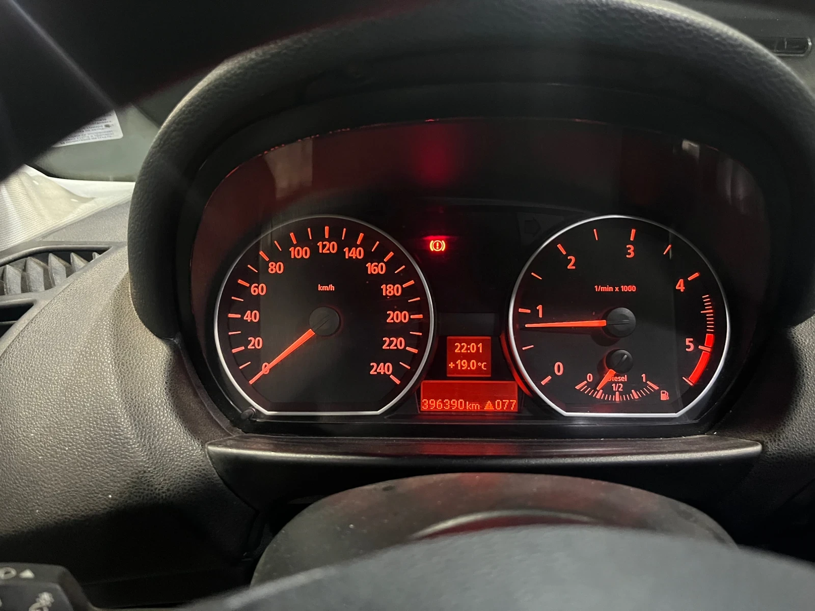 BMW 120 Колата е в топ състояние, качваш се и караш. - изображение 8 | Auto.bg BMW 120 Колата е в топ състояние, качваш се и караш. - изображение 8