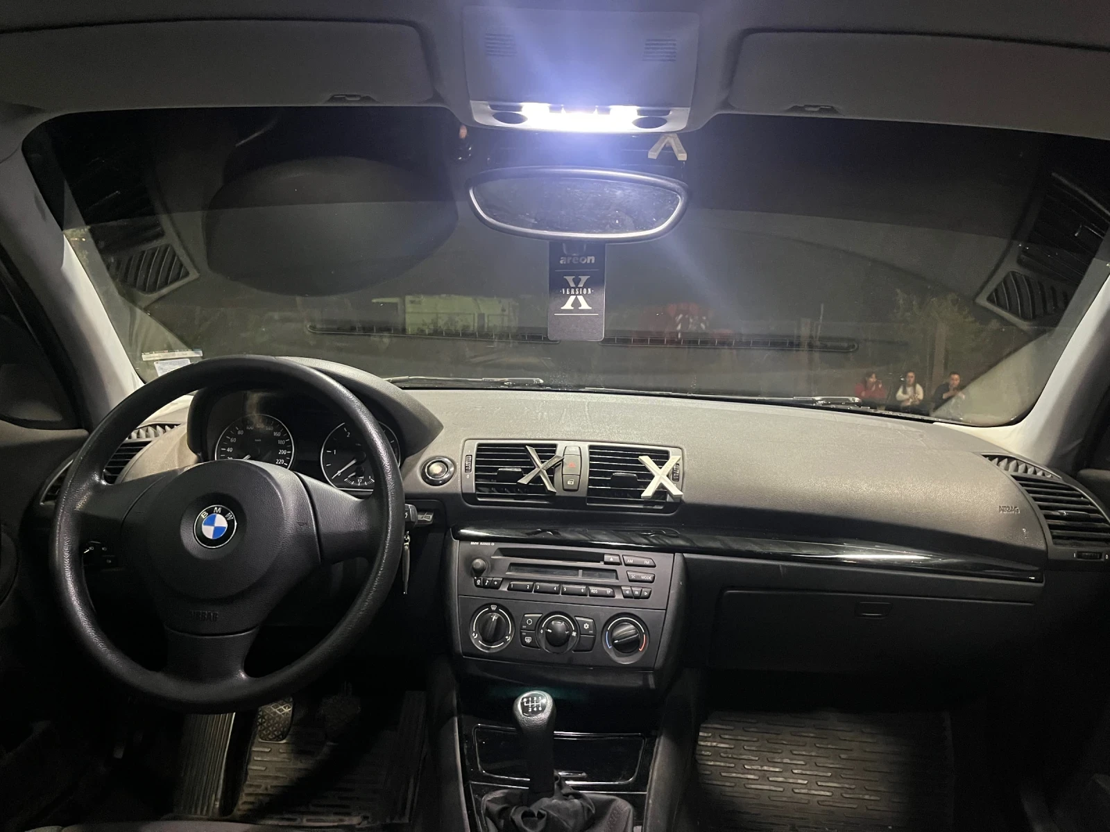 BMW 120 Колата е в топ състояние, качваш се и караш. - изображение 7 | Auto.bg BMW 120 Колата е в топ състояние, качваш се и караш. - изображение 7
