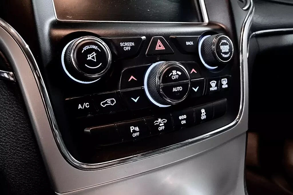 Jeep Grand cherokee SUMMIT* 8ZF* DISTRONIC* ПАНОРАМА* ОБДУХВАНЕ* 4Х4 - изображение 8 | Auto.bg Jeep Grand cherokee SUMMIT* 8ZF* DISTRONIC* ПАНОРАМА* ОБДУХВАНЕ* 4Х4 - изображение 8