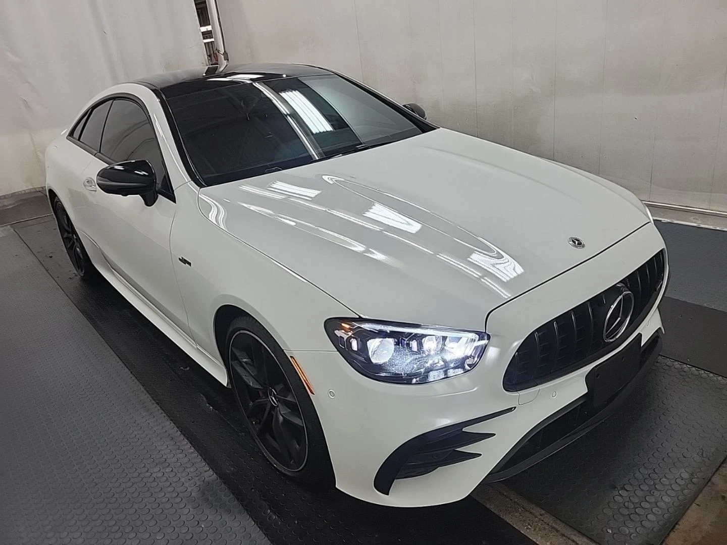 Mercedes-Benz E 53 AMG CARFAX  - изображение 2 | Auto.bg Mercedes-Benz E 53 AMG CARFAX  - изображение 2