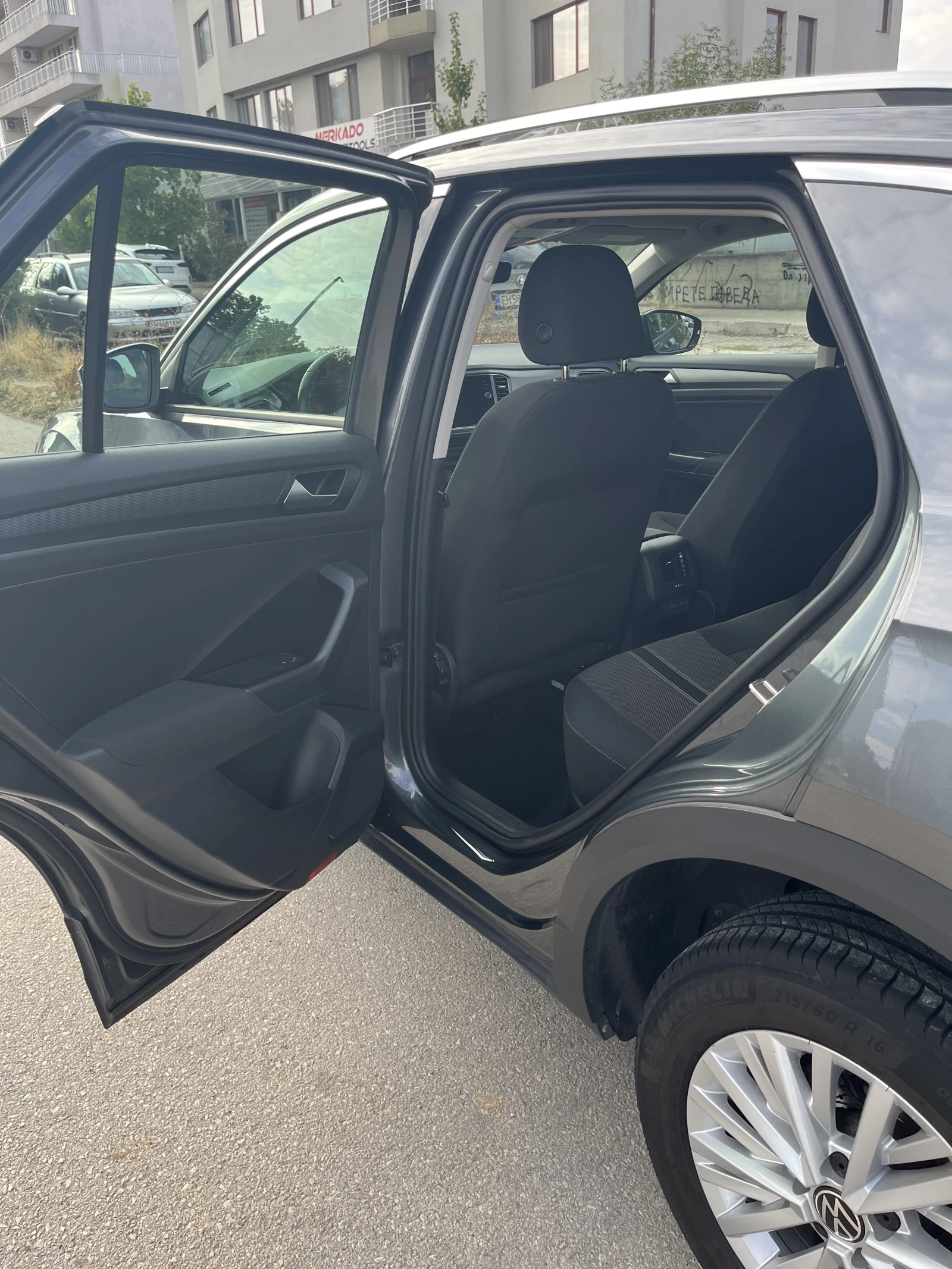 VW T-Roc 1.5 TSI - DIGITAL COCKPIT  - изображение 8 | Auto.bg VW T-Roc 1.5 TSI - DIGITAL COCKPIT  - изображение 8