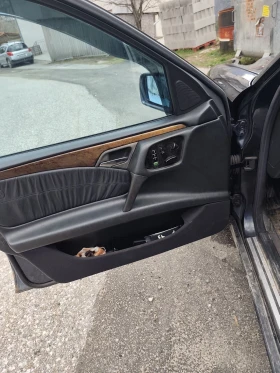 Mercedes-Benz E 280 GAZ 4MATIC - 3900 € / 7627.74 лв. - 90912292 14 | Car24.bg Mercedes-Benz E 280 GAZ 4MATIC - 3900 € / 7627.74 лв. - 90912292 14