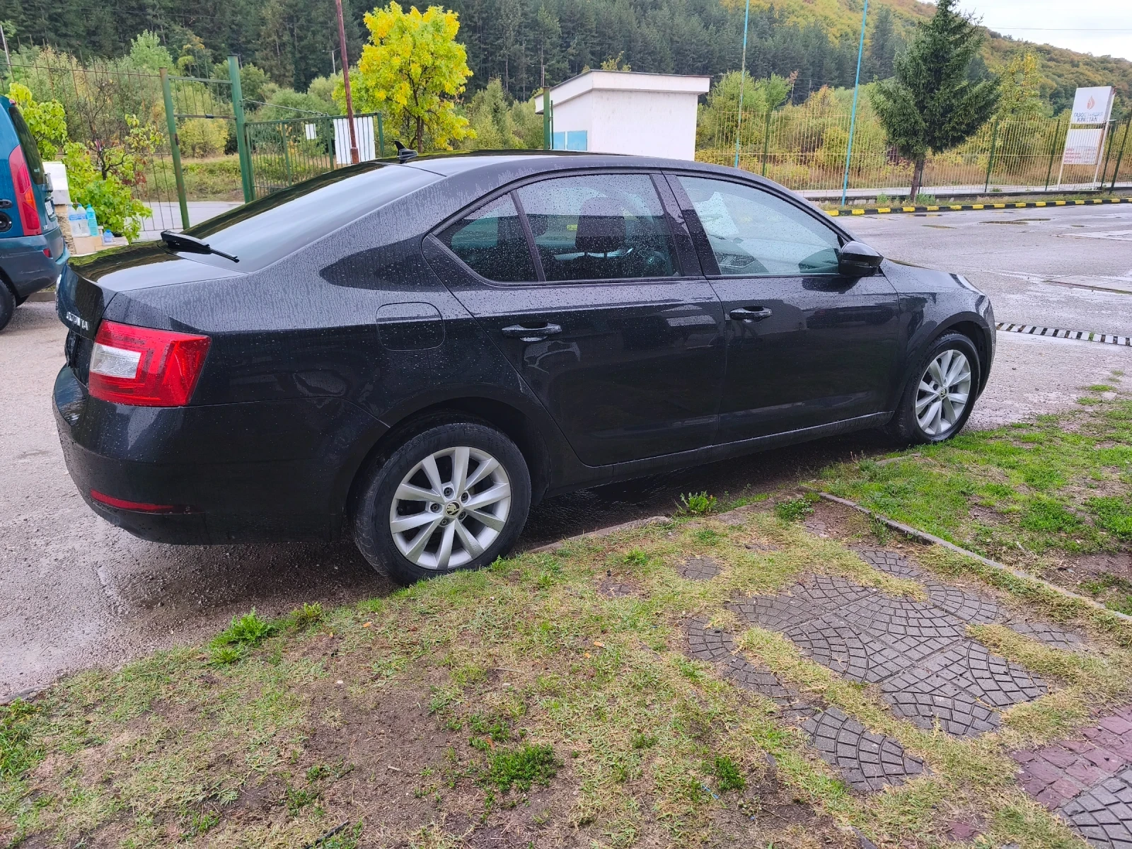 Skoda Octavia 2.0TDI* 150k.s* Хечбек* NAVI* 7 DSG - изображение 6 | Auto.bg Skoda Octavia 2.0TDI* 150k.s* Хечбек* NAVI* 7 DSG - изображение 6