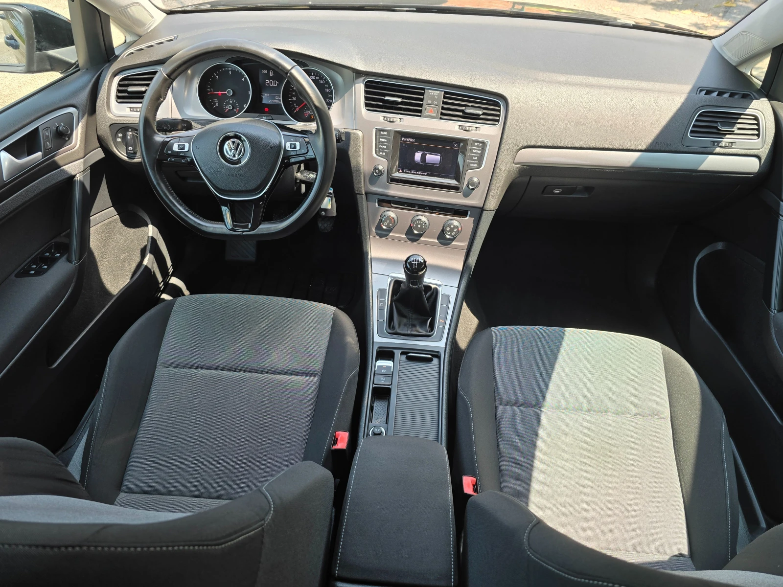 VW Golf 1.6TDi-Euro 6 - изображение 7 | Auto.bg VW Golf 1.6TDi-Euro 6 - изображение 7