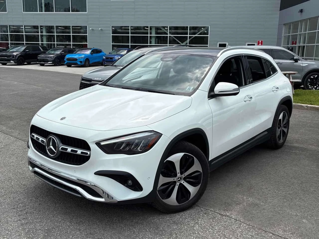 Mercedes-Benz GLA 250 4MATIC/ПАНОРАМА/ПОДГРЕВИ | Auto.bg — изображение 1 Mercedes-Benz GLA 250 4MATIC/ПАНОРАМА/ПОДГРЕВИ | Auto.bg — изображение 1