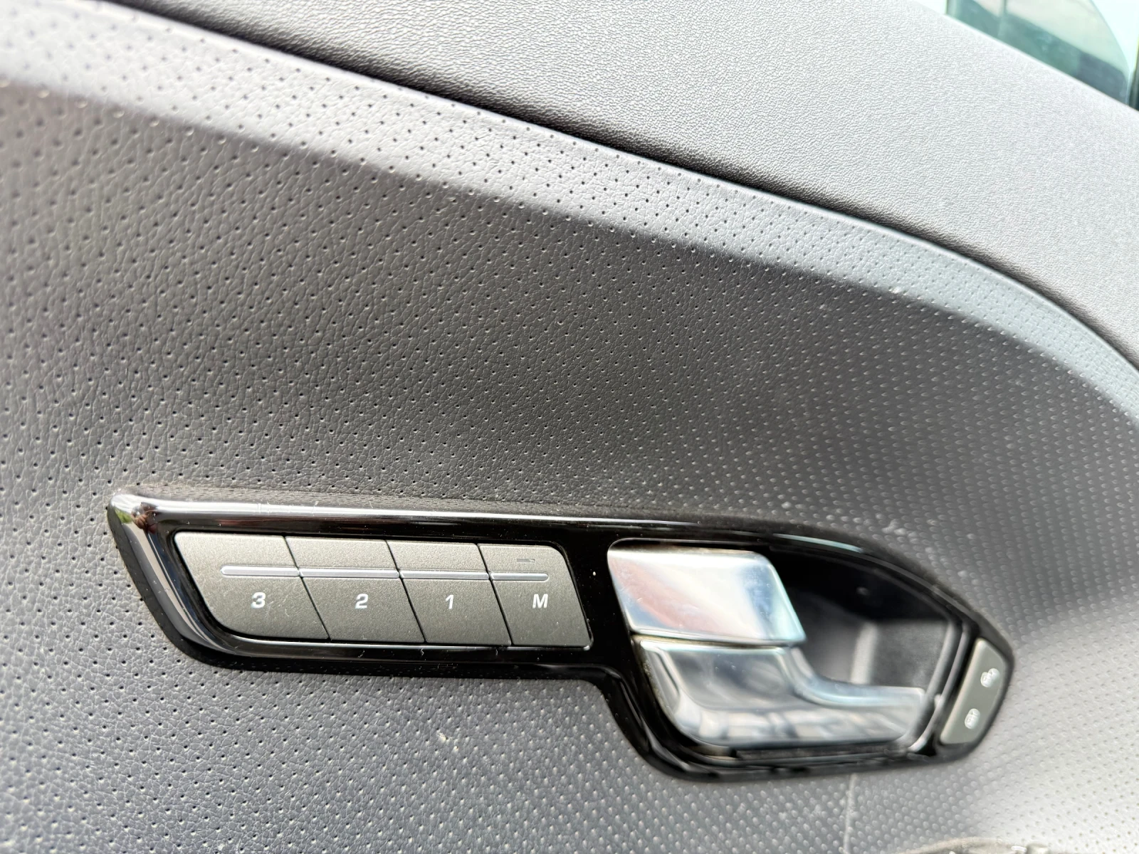 Land Rover Range Rover Evoque Land Rover Range Rover Evoque 2.2d - изображение 8 | Auto.bg Land Rover Range Rover Evoque Land Rover Range Rover Evoque 2.2d - изображение 8