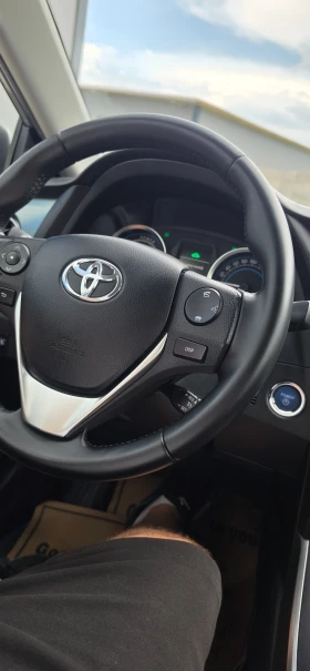 Toyota Auris 1.8 Hybrid | Auto.bg — изображение 8 Toyota Auris 1.8 Hybrid | Auto.bg — изображение 8