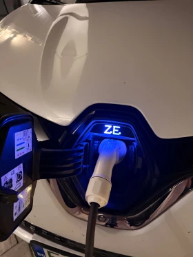 Renault Zoe Intens - 13999 € / 27379.66 лв. - 64569558 12 | Car24.bg Renault Zoe Intens - 13999 € / 27379.66 лв. - 64569558 12