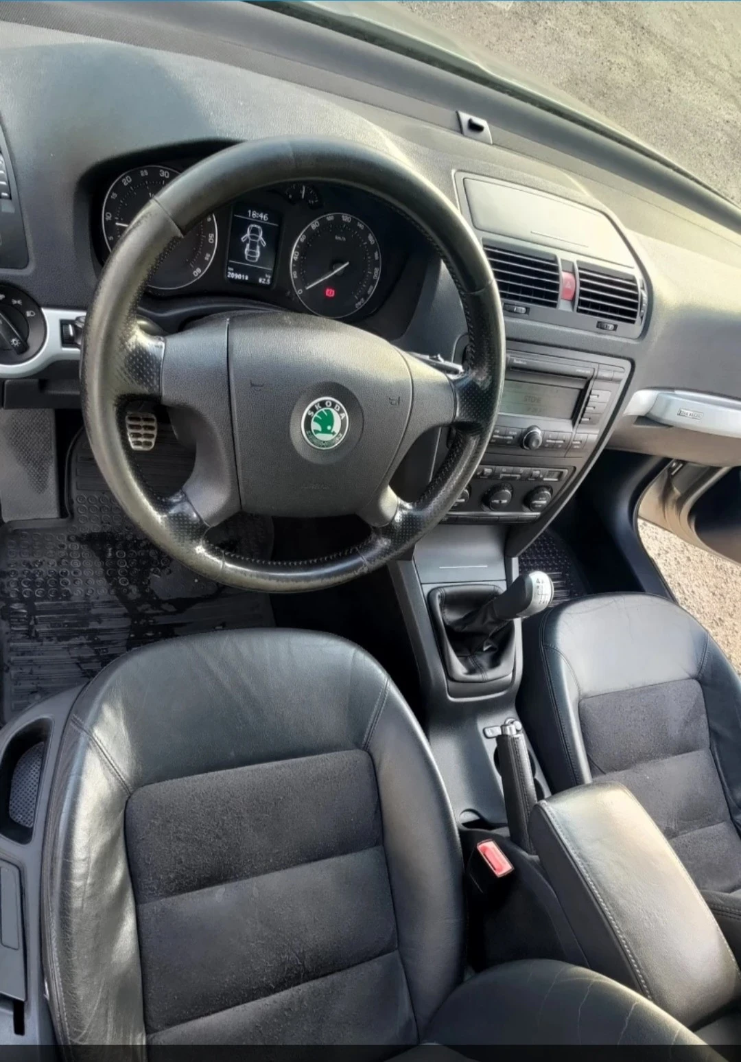 Skoda Octavia Scout 4x4    2.0tdi  - изображение 8 | Auto.bg Skoda Octavia Scout 4x4    2.0tdi  - изображение 8