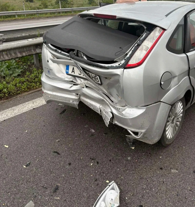 Ford Focus - 1500 € / 2933.74 лв. - 22324475 1 | Car24.bg Ford Focus - 1500 € / 2933.74 лв. - 22324475 1