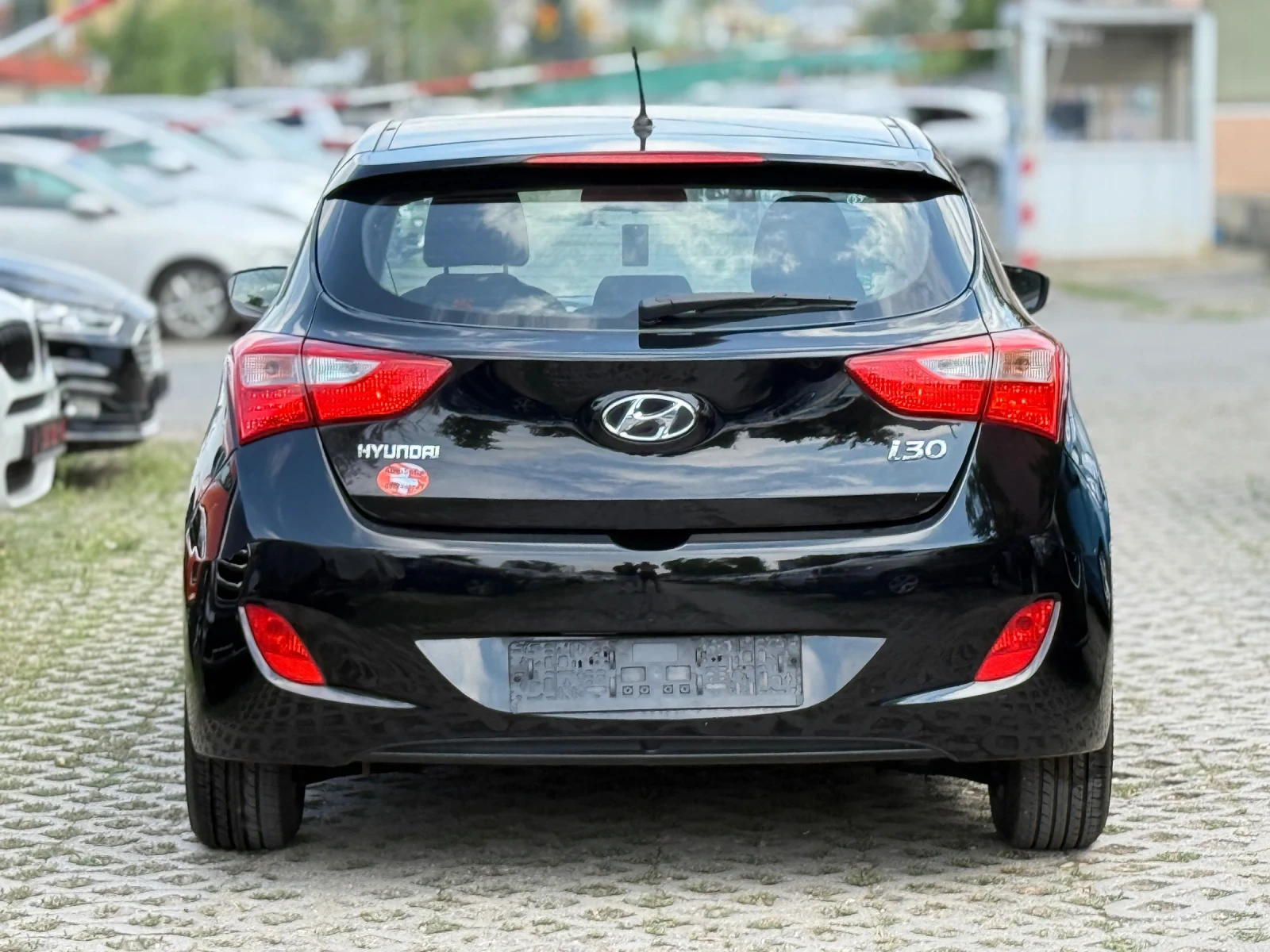 Hyundai I30 1.4i / 6 скорости / SPORT / ПОДАРЪК ГУМИ С ДЖАНТИ - изображение 5 | Auto.bg Hyundai I30 1.4i / 6 скорости / SPORT / ПОДАРЪК ГУМИ С ДЖАНТИ - изображение 5