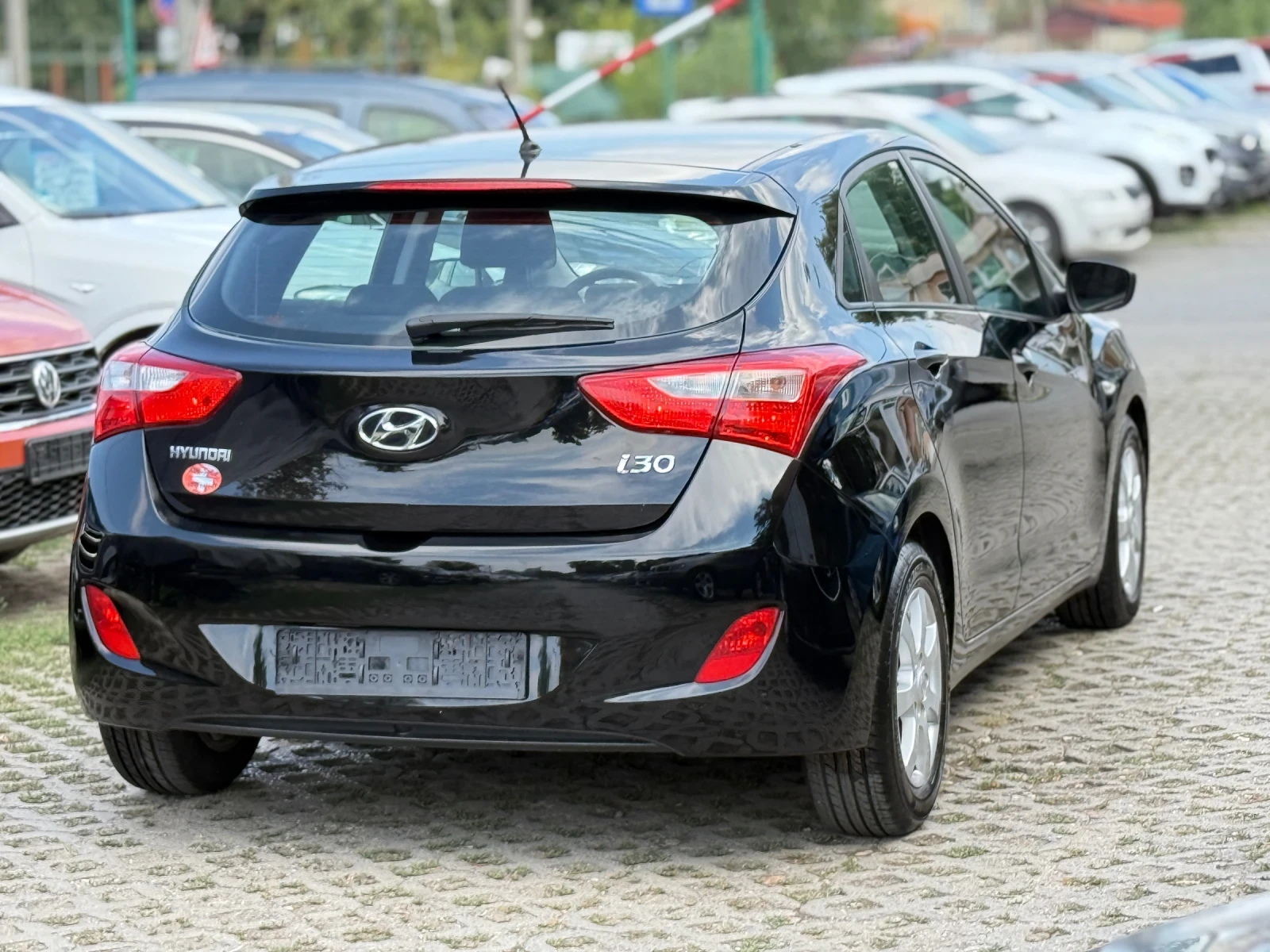 Hyundai I30 1.4i / 6 скорости / SPORT / ПОДАРЪК ГУМИ С ДЖАНТИ - изображение 6 | Auto.bg Hyundai I30 1.4i / 6 скорости / SPORT / ПОДАРЪК ГУМИ С ДЖАНТИ - изображение 6