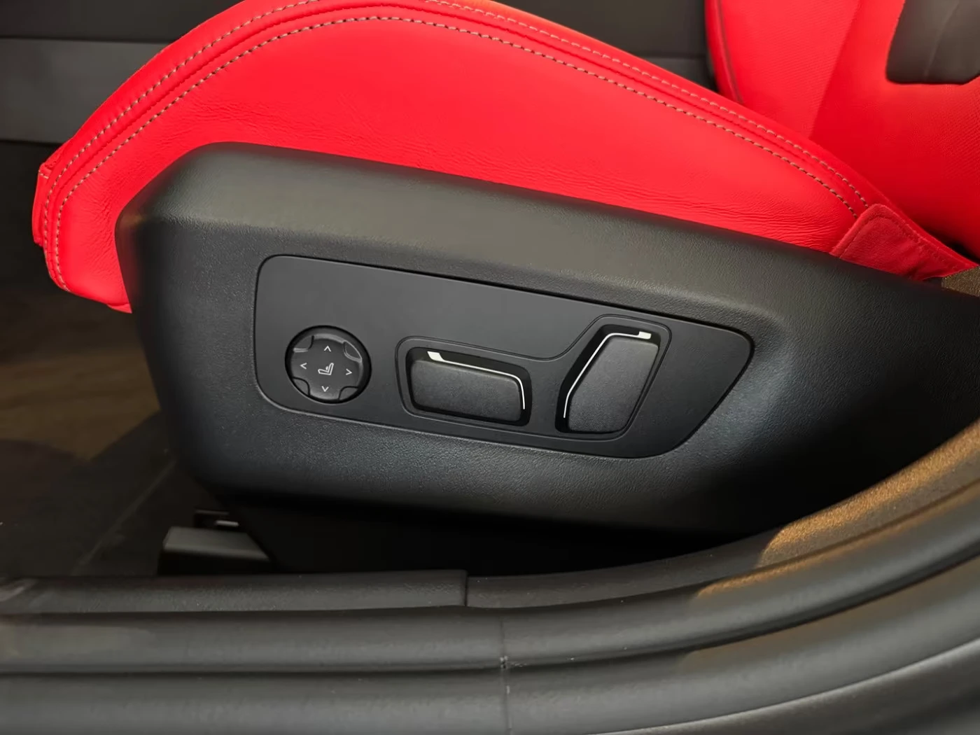 BMW M5 CARBON, Frozen Matt - изображение 7 | Auto.bg BMW M5 CARBON, Frozen Matt - изображение 7