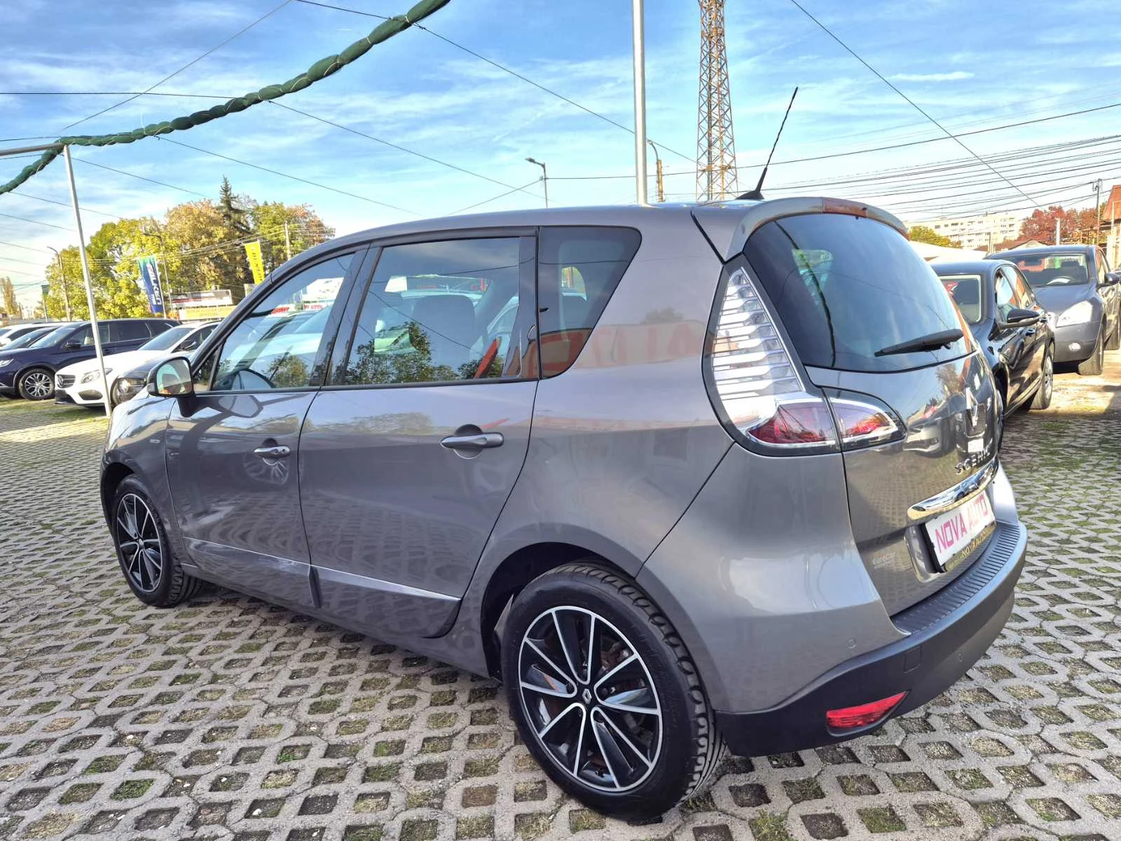 Renault Scenic 1.5DCI-ПАНОРАМА-КОЖА-FULL FULL-FACE LIFT - изображение 2 | Auto.bg Renault Scenic 1.5DCI-ПАНОРАМА-КОЖА-FULL FULL-FACE LIFT - изображение 2