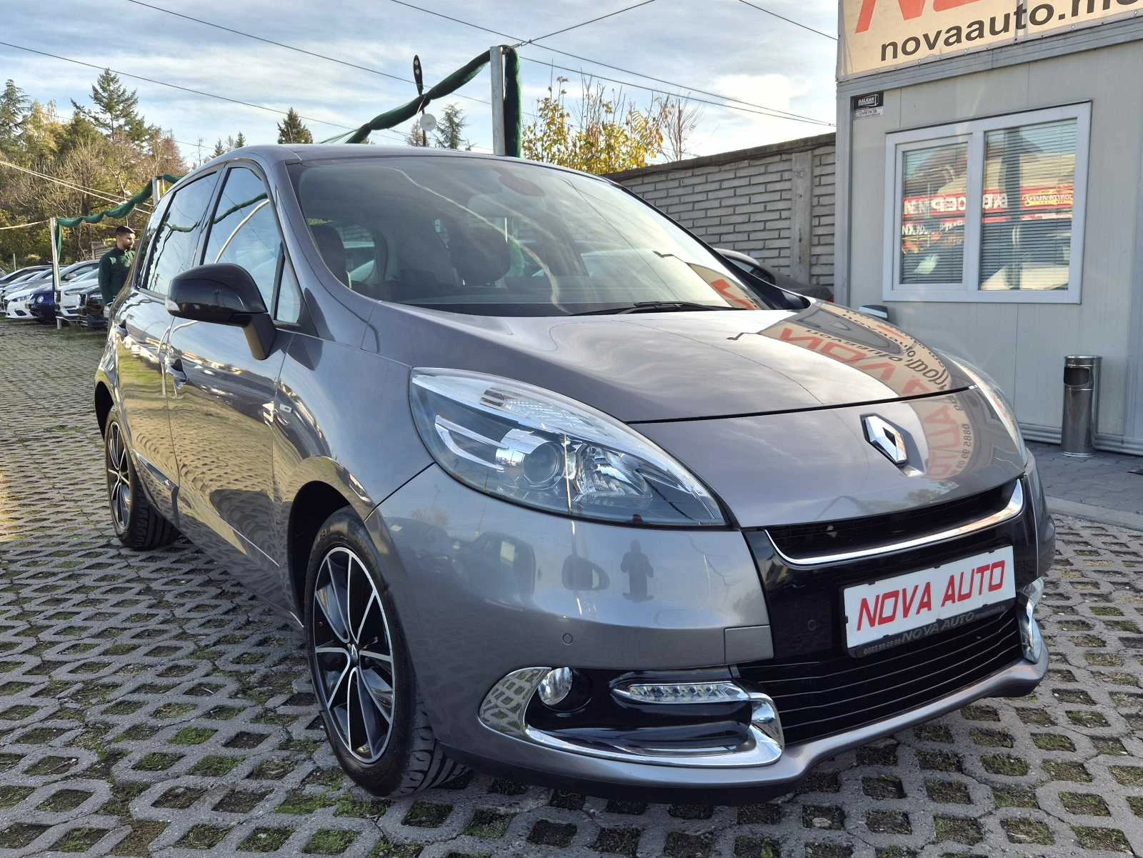 Renault Scenic 1.5DCI-ПАНОРАМА-КОЖА-FULL FULL-FACE LIFT - изображение 5 | Auto.bg Renault Scenic 1.5DCI-ПАНОРАМА-КОЖА-FULL FULL-FACE LIFT - изображение 5