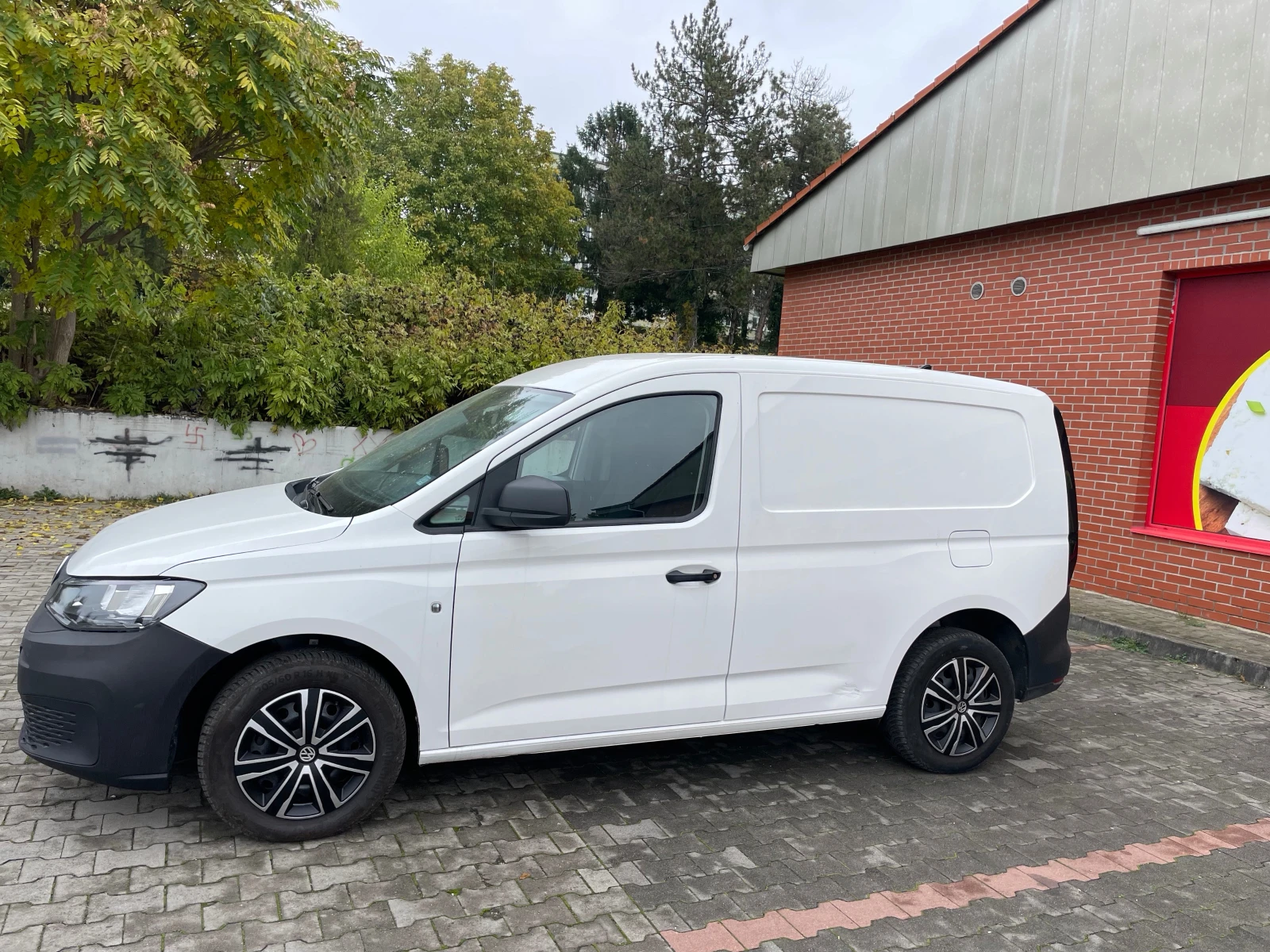 VW Caddy 2 0 tdi - изображение 2 | Auto.bg VW Caddy 2 0 tdi - изображение 2