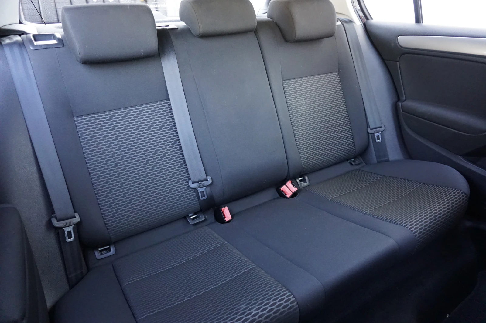 VW Golf 6/1.6TDI/R-Line/Навигация - изображение 9 | Auto.bg VW Golf 6/1.6TDI/R-Line/Навигация - изображение 9
