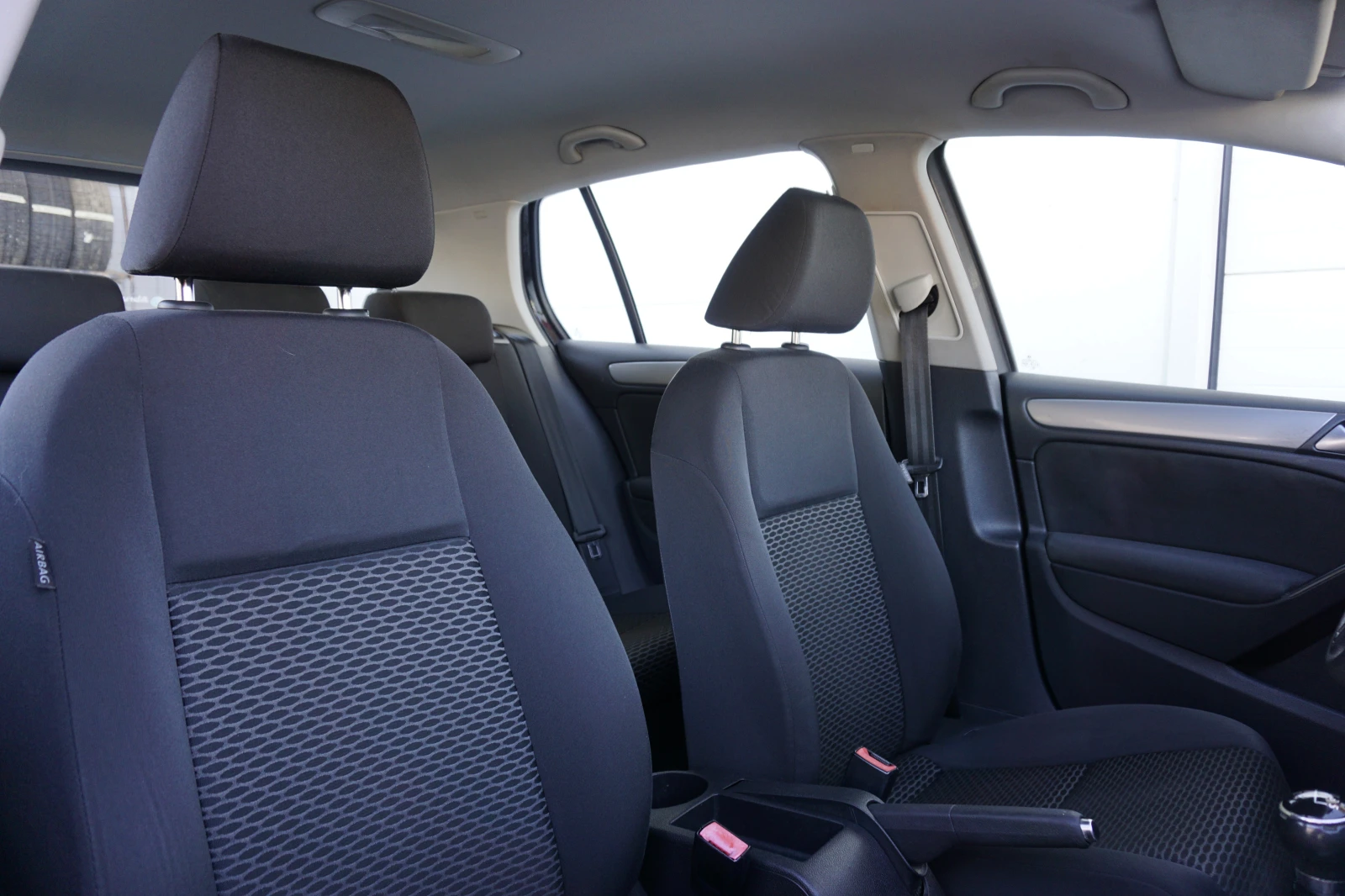 VW Golf 6/1.6TDI/R-Line/Навигация - изображение 8 | Auto.bg VW Golf 6/1.6TDI/R-Line/Навигация - изображение 8