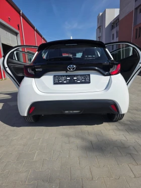 Toyota Yaris Гаранция 2033 - 15900 € / 31097.70 лв. - 30063667 7 | Car24.bg Toyota Yaris Гаранция 2033 - 15900 € / 31097.70 лв. - 30063667 7