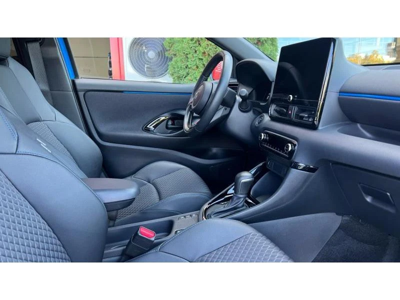 Toyota Yaris 1, 5H Premier Edition - изображение 10 | Auto.bg Toyota Yaris 1, 5H Premier Edition - изображение 10