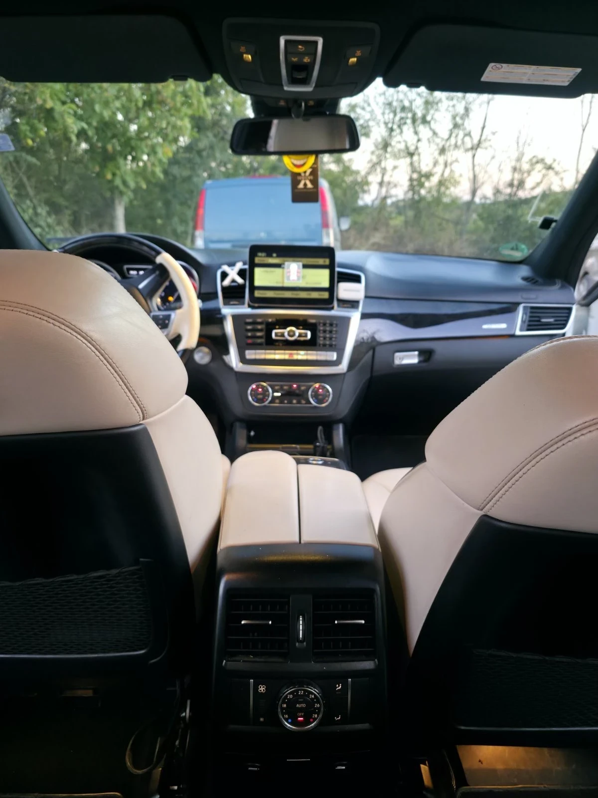 Mercedes-Benz ML 350  4MAT#AMG#DESIGNO#TV#DISTRONIK#OBDUHVANE - изображение 8 | Auto.bg Mercedes-Benz ML 350  4MAT#AMG#DESIGNO#TV#DISTRONIK#OBDUHVANE - изображение 8