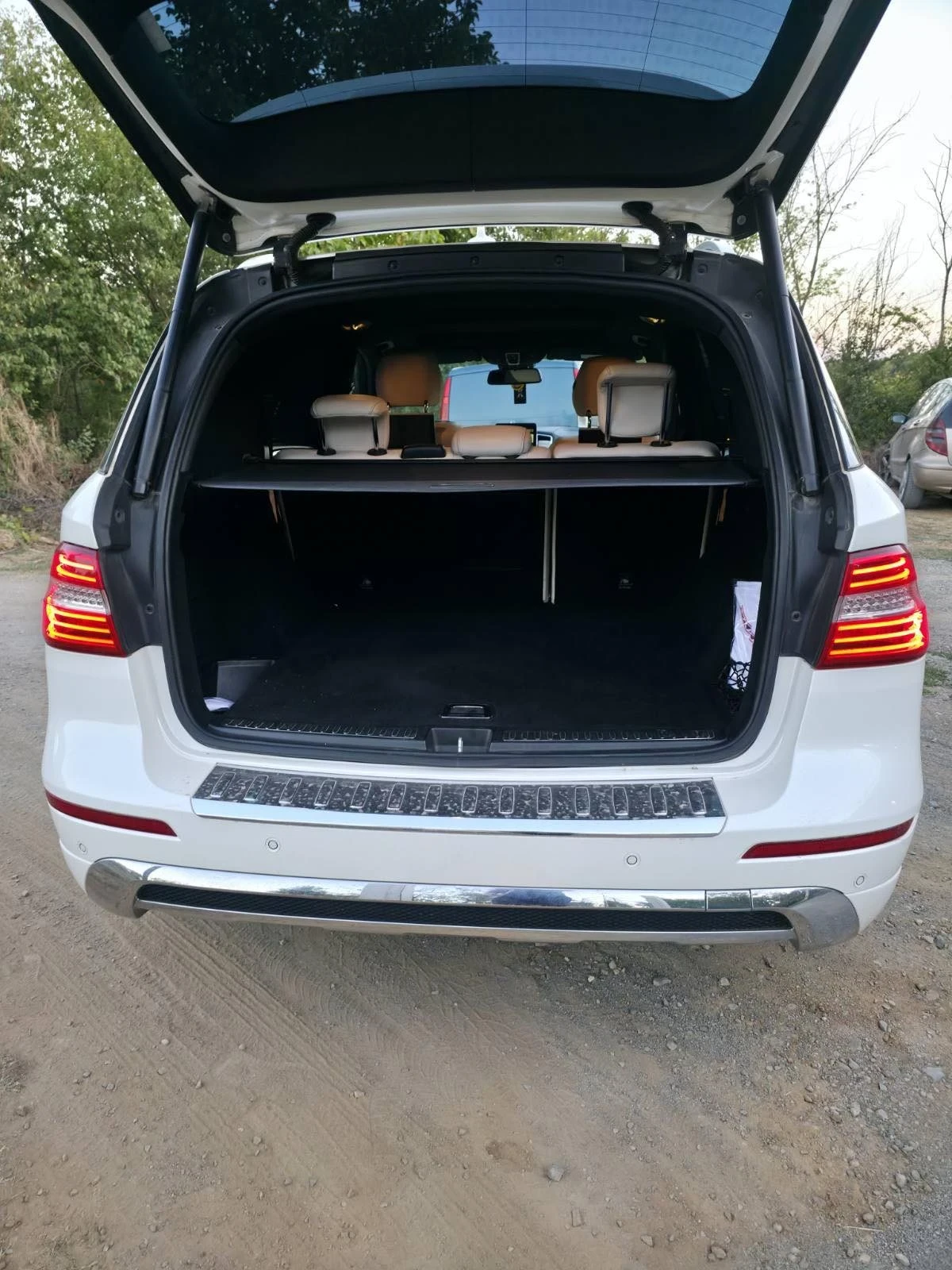Mercedes-Benz ML 350  4MAT#AMG#DESIGNO#TV#DISTRONIK#OBDUHVANE - изображение 6 | Auto.bg Mercedes-Benz ML 350  4MAT#AMG#DESIGNO#TV#DISTRONIK#OBDUHVANE - изображение 6