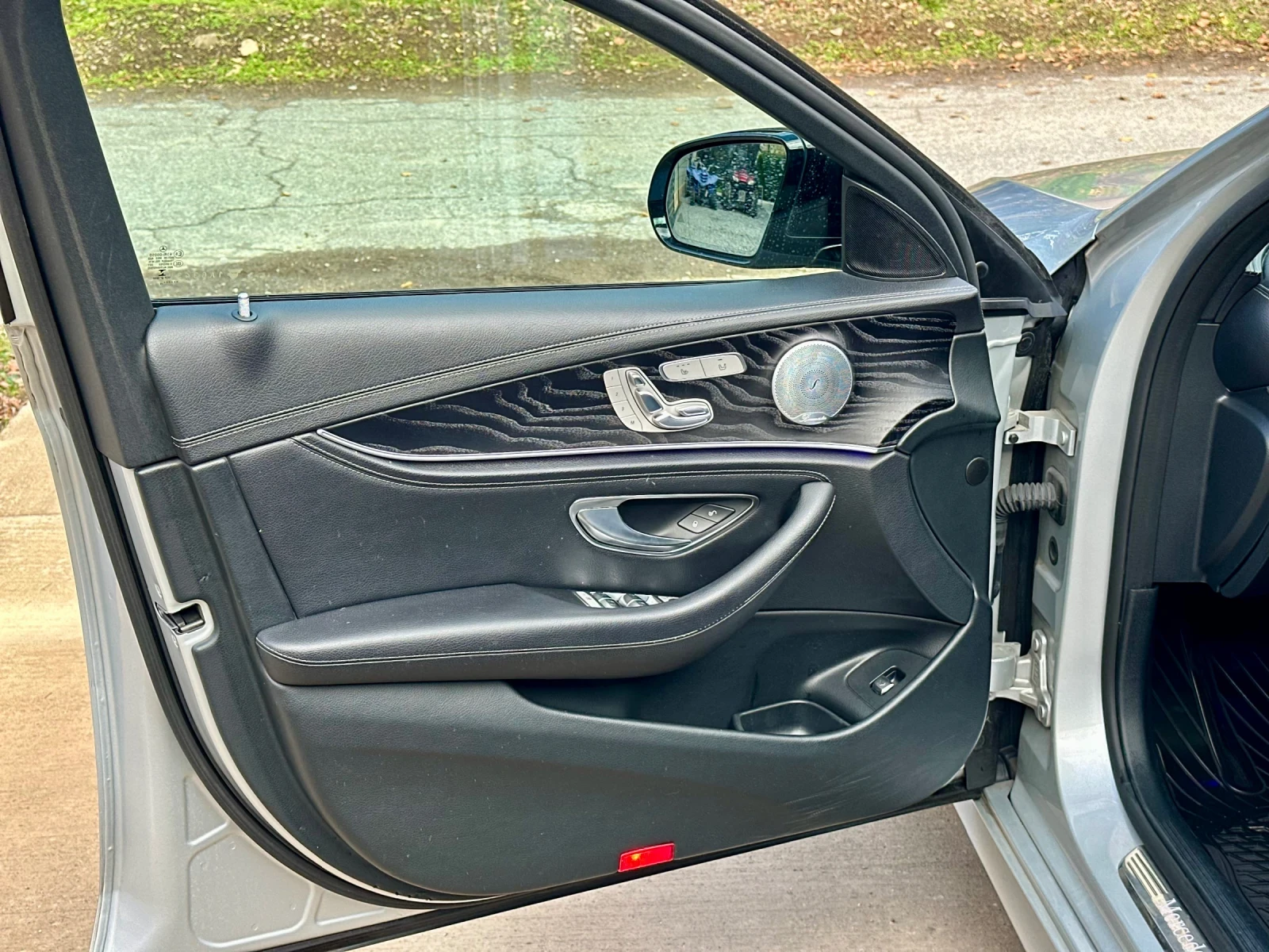 Mercedes-Benz E 220 d 9G AMG Line - изображение 10 | Auto.bg Mercedes-Benz E 220 d 9G AMG Line - изображение 10