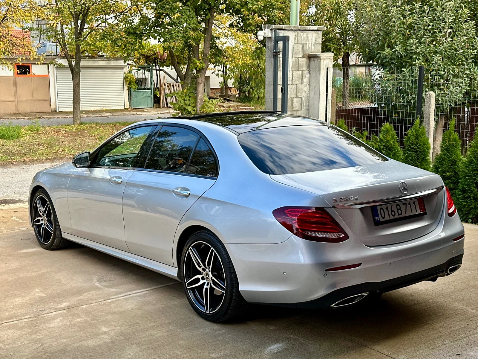 Mercedes-Benz E 220 d 9G AMG Line - изображение 6 | Auto.bg Mercedes-Benz E 220 d 9G AMG Line - изображение 6