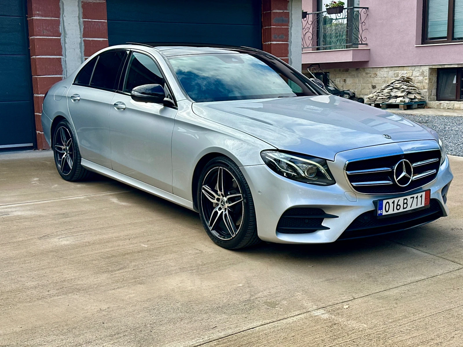 Mercedes-Benz E 220 d 9G AMG Line - изображение 4 | Auto.bg Mercedes-Benz E 220 d 9G AMG Line - изображение 4