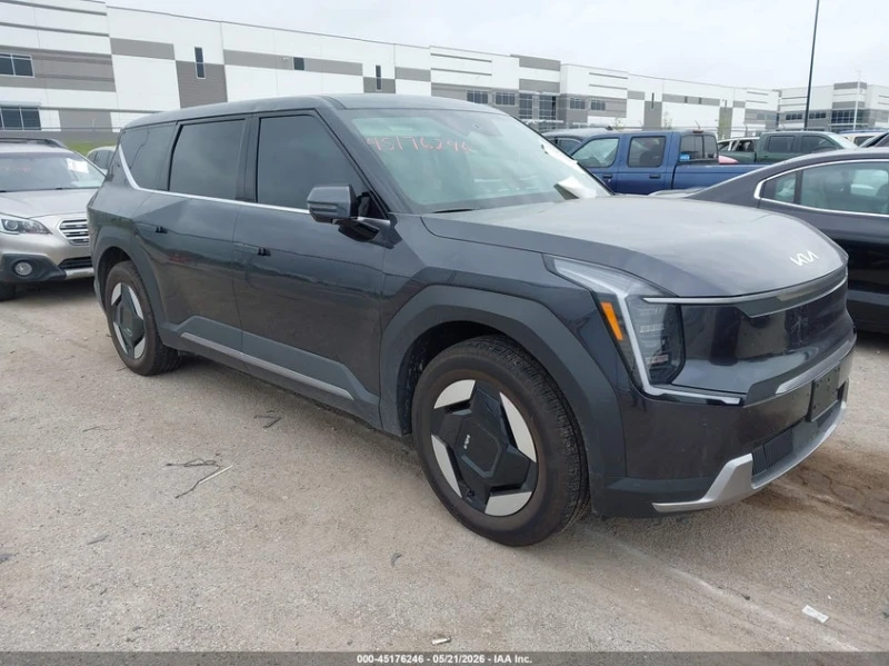 Kia EV9 Light Long Range - 26000 € / 50851.58 лв. - 26567658 1 | Car24.bg Kia EV9 Light Long Range - 26000 € / 50851.58 лв. - 26567658 1