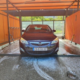 Обява за продажба на Opel Astra J 1.4 ГАЗ-БЕНЗИН 185000км РЕГИСТРИРАНА ~9 900 лв. - изображение 1
