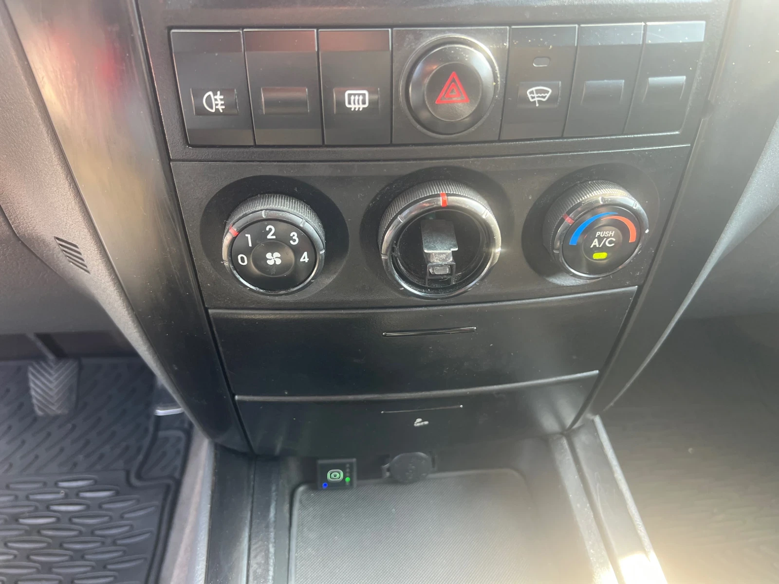 Kia Sorento 2.4i Gpl - изображение 10 | Auto.bg Kia Sorento 2.4i Gpl - изображение 10
