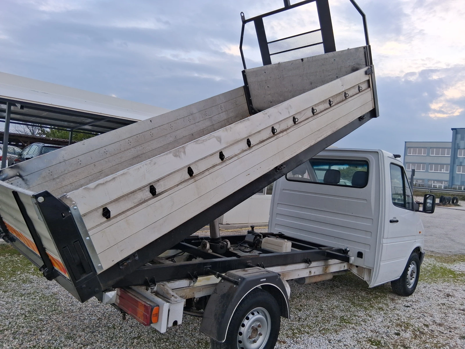 Mercedes-Benz Sprinter 312 312 тристранен самосвал - изображение 7 | Auto.bg Mercedes-Benz Sprinter 312 312 тристранен самосвал - изображение 7