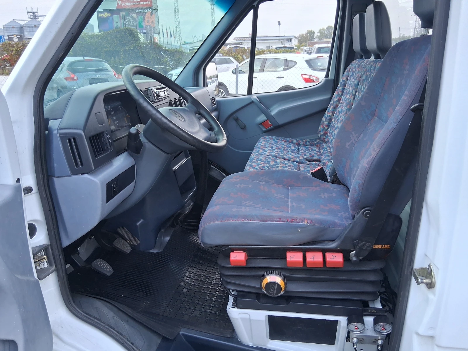 Mercedes-Benz Sprinter 312 312 тристранен самосвал - изображение 8 | Auto.bg Mercedes-Benz Sprinter 312 312 тристранен самосвал - изображение 8