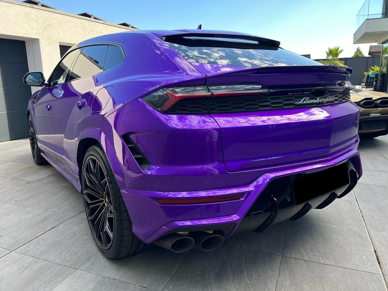 Lamborghini Urus SE/FACELIFT/PLUG-IN/SENSONUM/HEAD UP/PANO/360/ - изображение 4 | Auto.bg Lamborghini Urus SE/FACELIFT/PLUG-IN/SENSONUM/HEAD UP/PANO/360/ - изображение 4