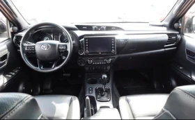 Toyota Hilux 2.8D4-D 6AT Invincible + Sport | Auto.bg — изображение 14 Toyota Hilux 2.8D4-D 6AT Invincible + Sport | Auto.bg — изображение 14