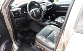 Toyota Hilux 2.8D4-D 6AT Invincible + Sport | Auto.bg — изображение 10 Toyota Hilux 2.8D4-D 6AT Invincible + Sport | Auto.bg — изображение 10