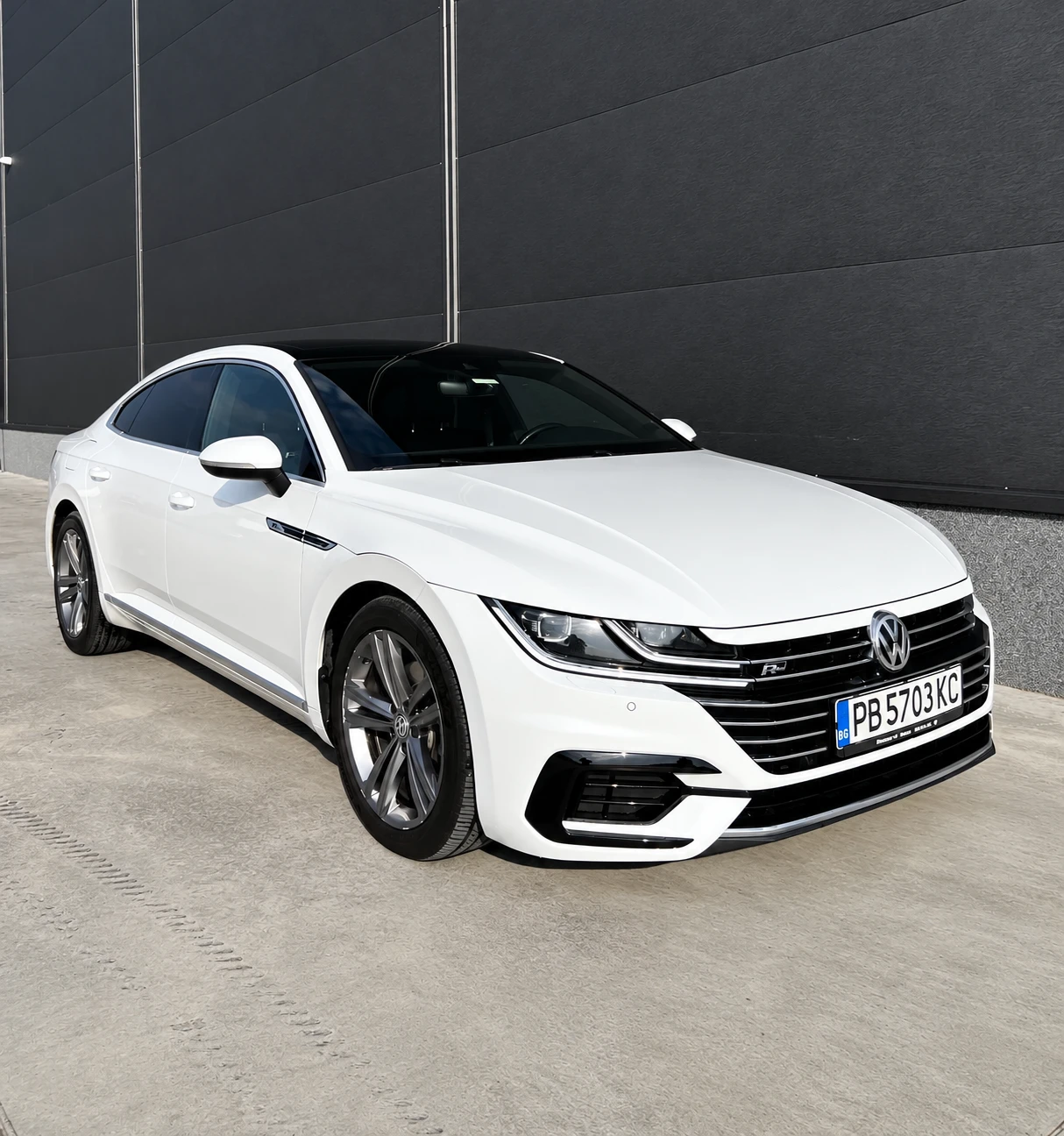 VW Arteon R-Line | Auto.bg — изображение 1 VW Arteon R-Line | Auto.bg — изображение 1