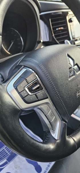 Mitsubishi Outlander Plug-in Hybrid 4x4 Full Extri - 35550 лв. / 18176.43 € - 80821125 13 | Car24.bg Mitsubishi Outlander Plug-in Hybrid 4x4 Full Extri - 35550 лв. / 18176.43 € - 80821125 13