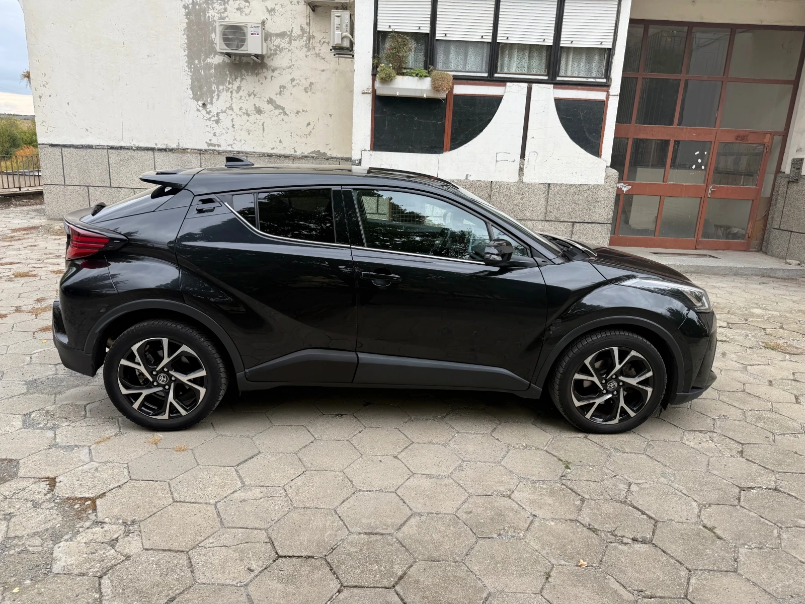 Toyota C-HR  - изображение 6 | Auto.bg Toyota C-HR  - изображение 6