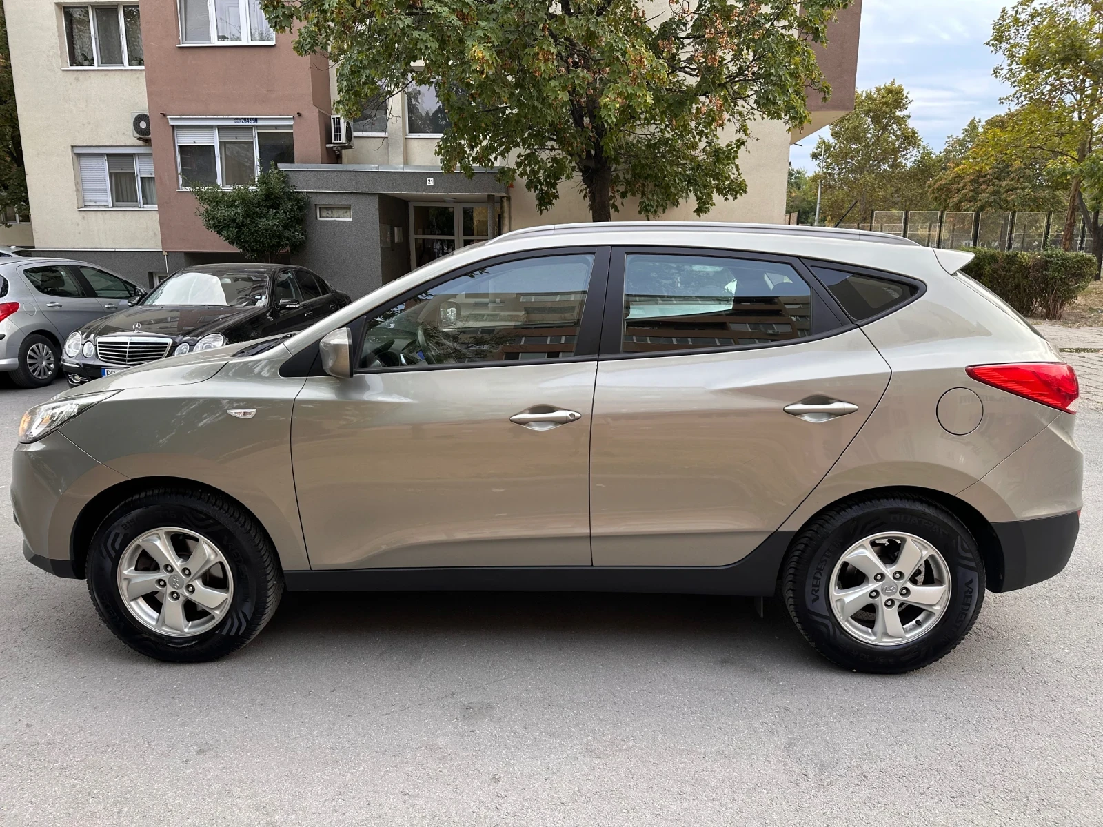 Hyundai IX35 2.0i 163кс/Климатик/Подгреви/Теглич/Парктроник - изображение 4 | Auto.bg Hyundai IX35 2.0i 163кс/Климатик/Подгреви/Теглич/Парктроник - изображение 4