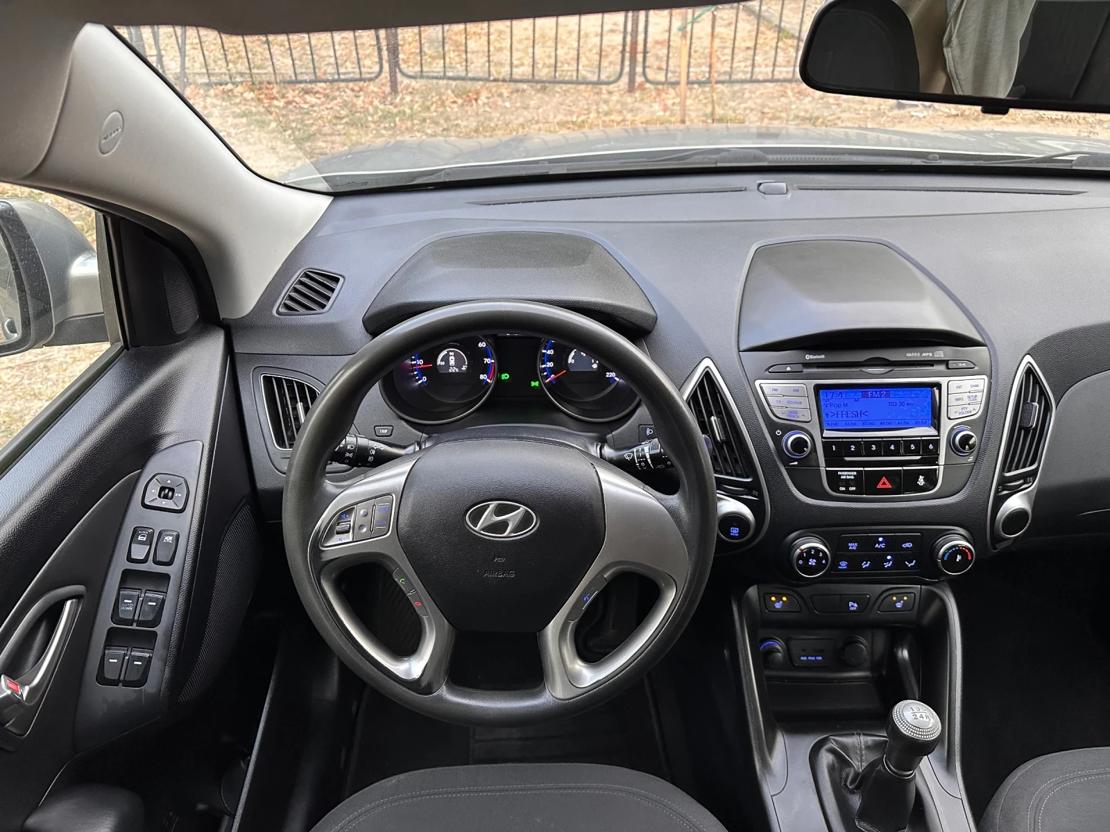 Hyundai IX35 2.0i 163кс/Климатик/Подгреви/Теглич/Парктроник - изображение 10 | Auto.bg Hyundai IX35 2.0i 163кс/Климатик/Подгреви/Теглич/Парктроник - изображение 10