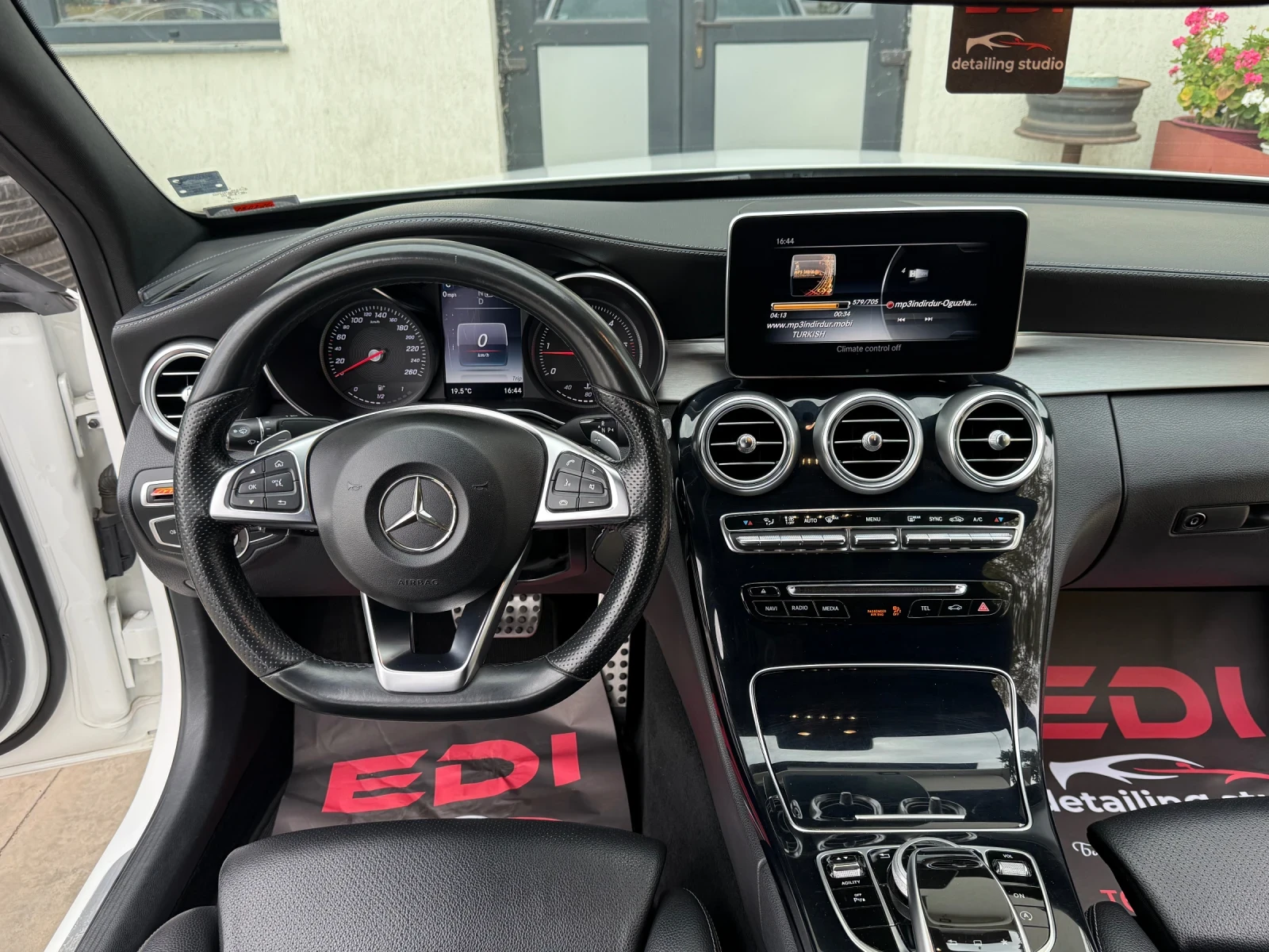 Mercedes-Benz C 220 AMG* Pano* Automat - изображение 9 | Auto.bg Mercedes-Benz C 220 AMG* Pano* Automat - изображение 9