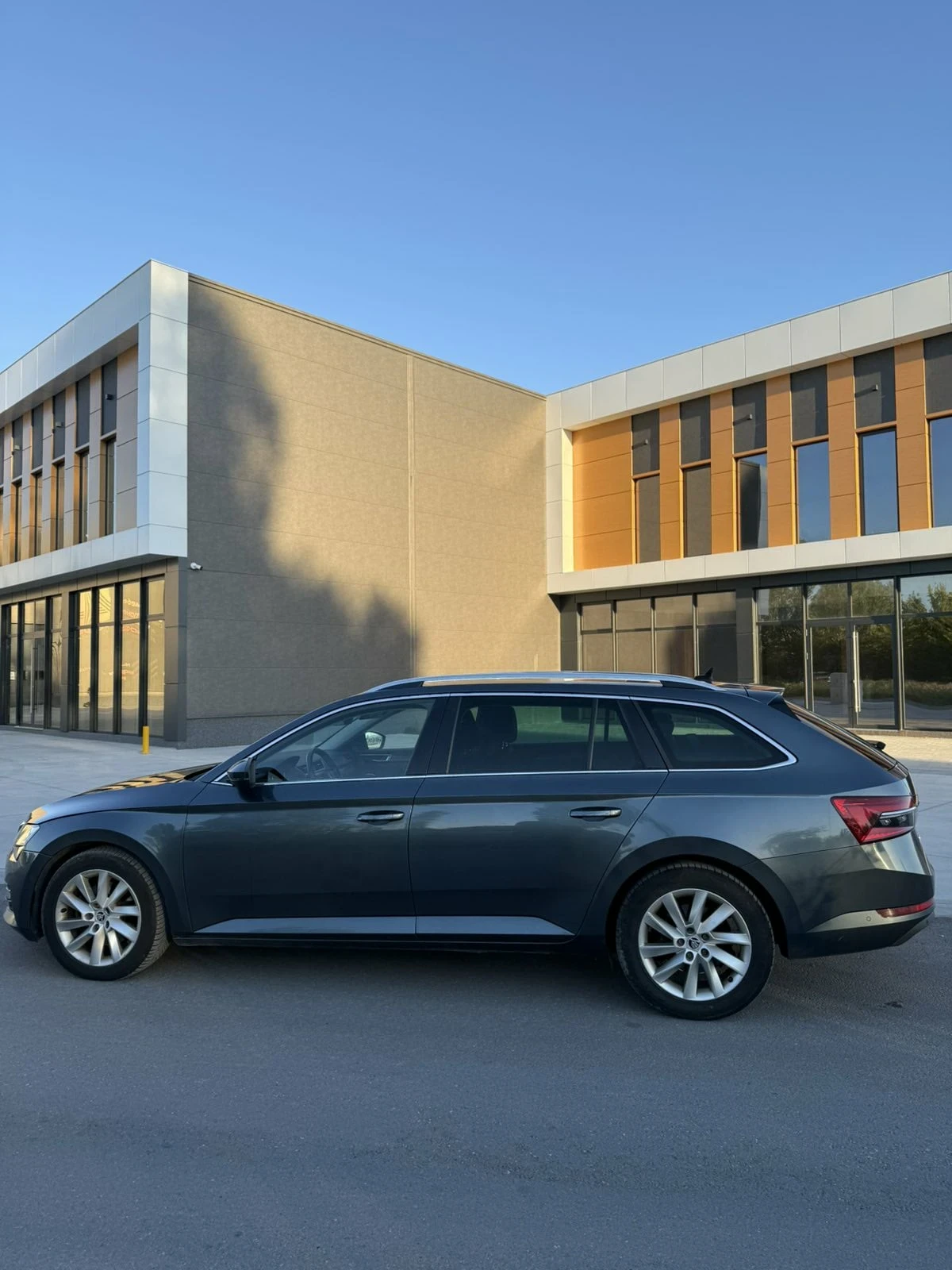 Skoda Superb 2.0TDI DSG - изображение 2 | Auto.bg Skoda Superb 2.0TDI DSG - изображение 2