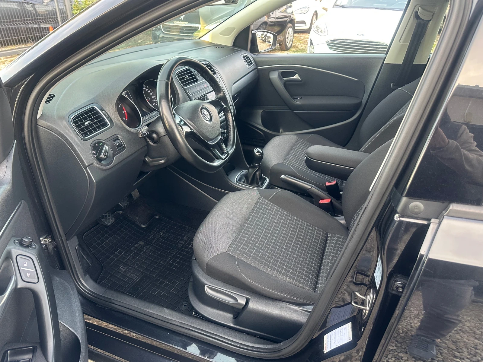 VW Polo 1, 2 TSI Comfortline - изображение 8 | Auto.bg VW Polo 1, 2 TSI Comfortline - изображение 8