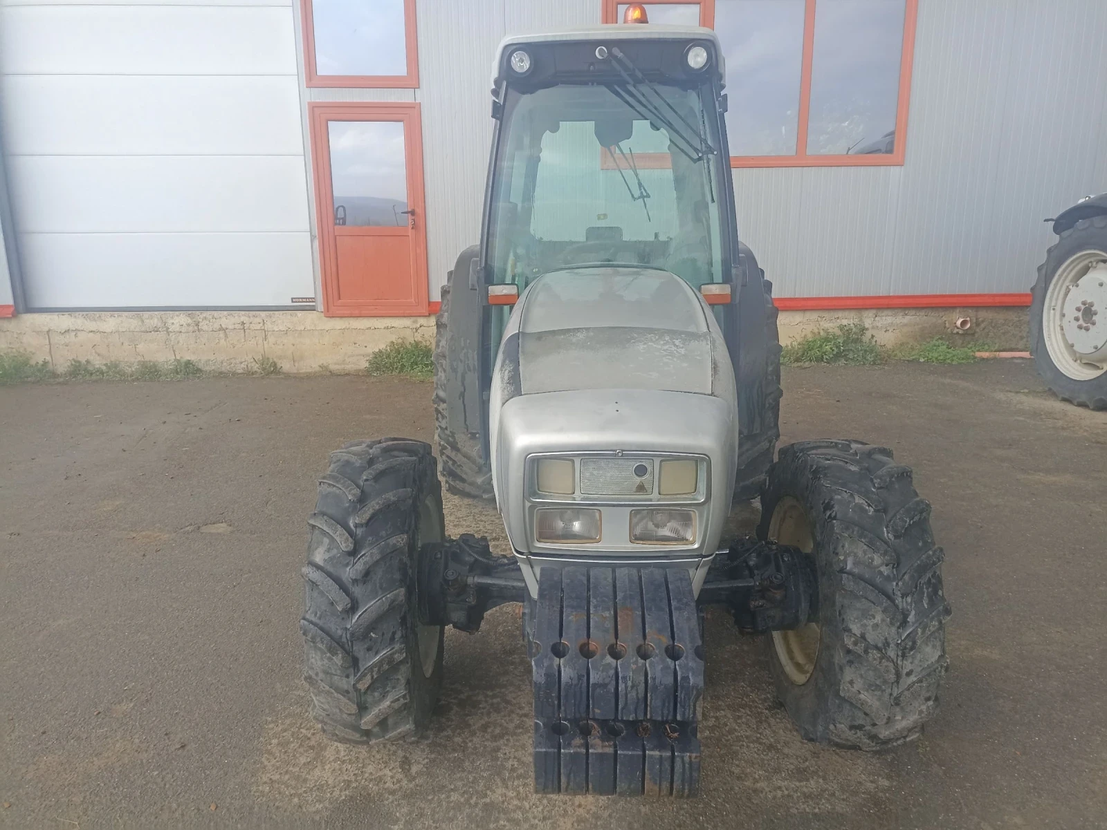 Трактор Lamborghini RF.100 - изображение 3 | Auto.bg Трактор Lamborghini RF.100 - изображение 3