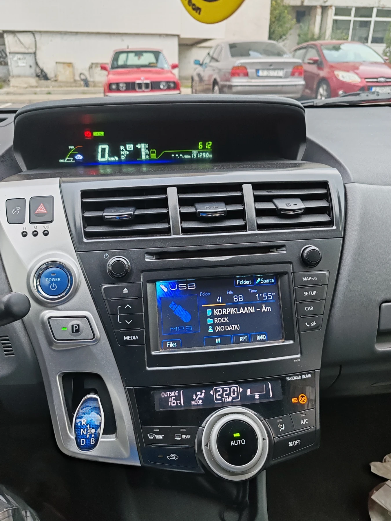 Toyota Prius  - изображение 10 | Auto.bg Toyota Prius  - изображение 10