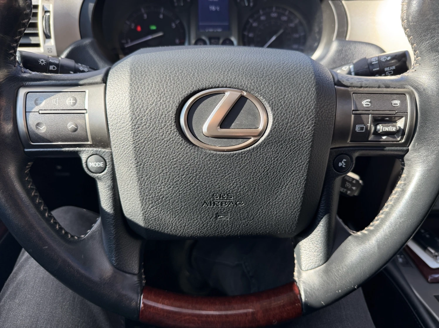 Lexus GS 460 PREMIUM* ПОДГРЕВ* КАМЕРА* КЕЙЛЕС* LANE* ASSIST*  - изображение 10 | Auto.bg Lexus GS 460 PREMIUM* ПОДГРЕВ* КАМЕРА* КЕЙЛЕС* LANE* ASSIST*  - изображение 10