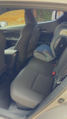 Toyota C-HR 1.8 Hybrid LPG - 16599 € / 32464.82 лв. - 94793428 8 | Car24.bg Toyota C-HR 1.8 Hybrid LPG - 16599 € / 32464.82 лв. - 94793428 8